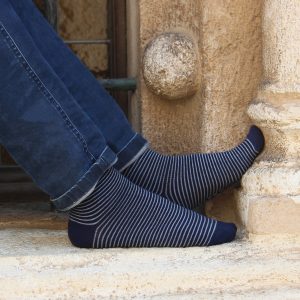 vue posee chaussettes rayées coton bleu gris jules & jenn