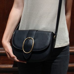 vue portee sac boucle cuir noir jules & jenn