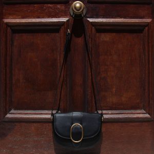 vue posee sac boucle cuir noir jules & jenn