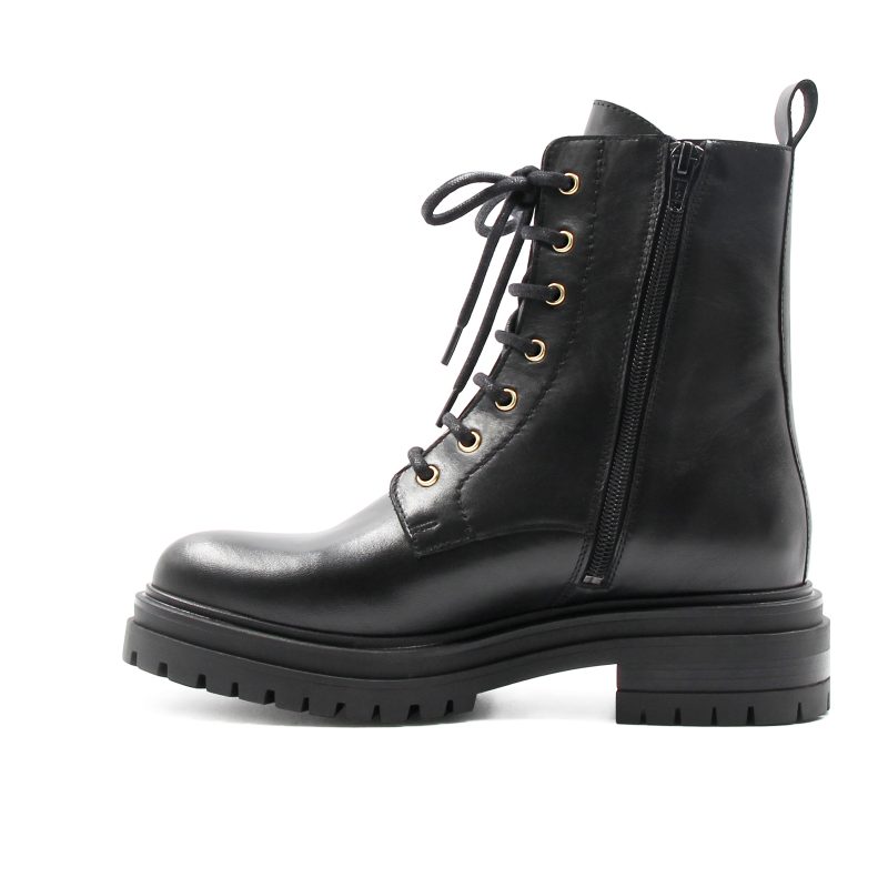 vue interne bottines ranger crantees cuir noir jules & jenn
