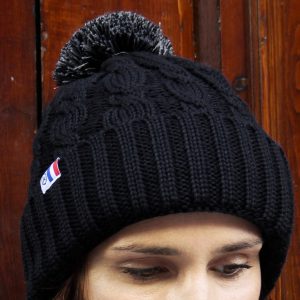 vue portee bonnet pompon laine noir & gris jules & jenn
