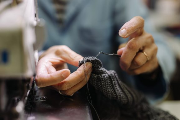 L’atelier de fabrication des bonnets, France (Lyon)
