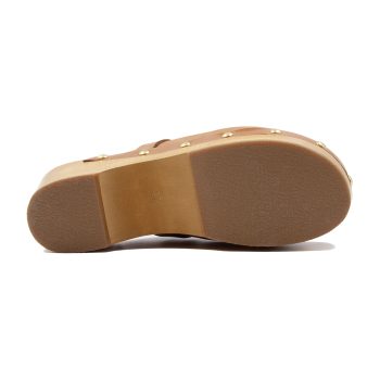 vue dessous sabots bois clous cuir tannage vegetal cognac jules & jenn