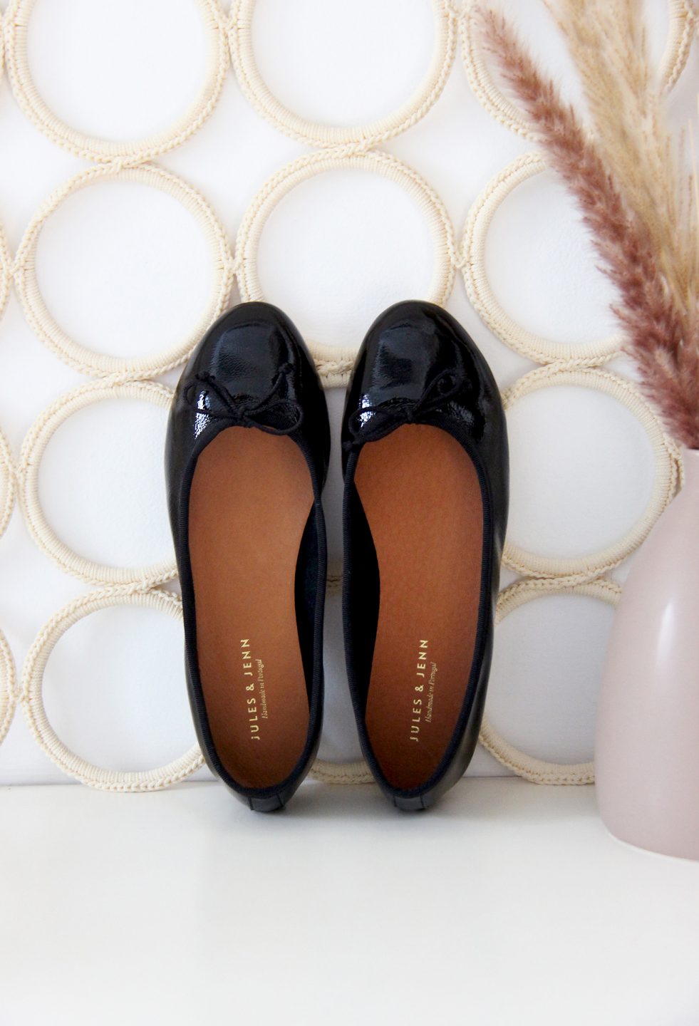 Ballerines classiques cuir brillant noir jules & jenn