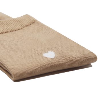 vue serree chaussettes cœur beige & blanc jules & jenn