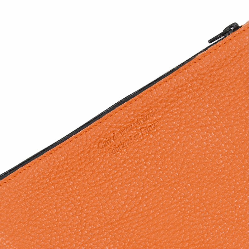 vue detail pochette cuir graine upcycle orange moyen modele jules & jenn