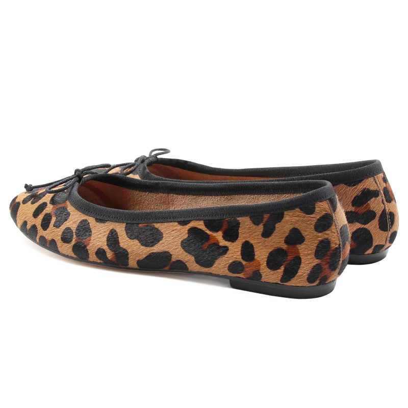 vue arriere ballerines classiques cuir leopard jules & jenn