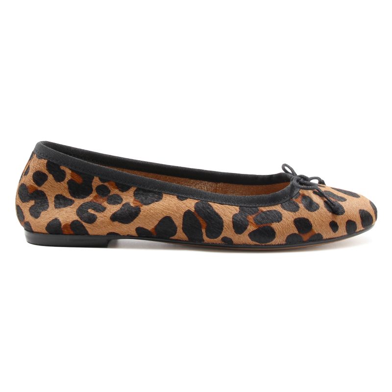 vue profil ballerines classiques cuir leopard jules & jenn